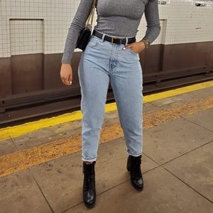 Mom fit jeans in a wash blue